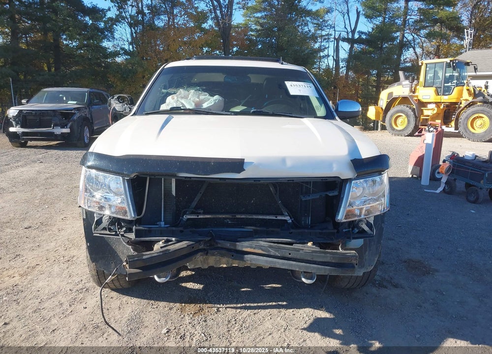 2011 CHEVROLET TAHOE LTZ VIN: 1GNSKCE00BR308157