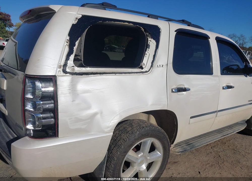 2011 CHEVROLET TAHOE LTZ VIN: 1GNSKCE00BR308157