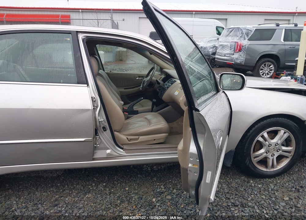 1998 HONDA ACCORD EX V6 VIN: 1HGCG1656WA075548