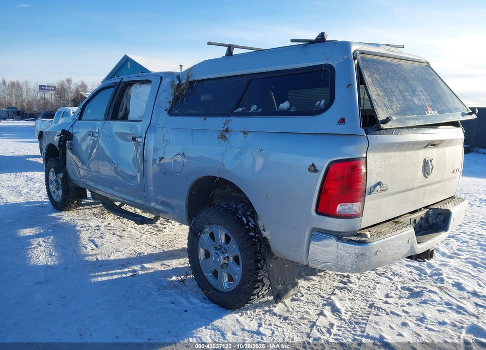 2016 RAM 2500 BIG HORN VIN: 3C6UR5DL5GG261324