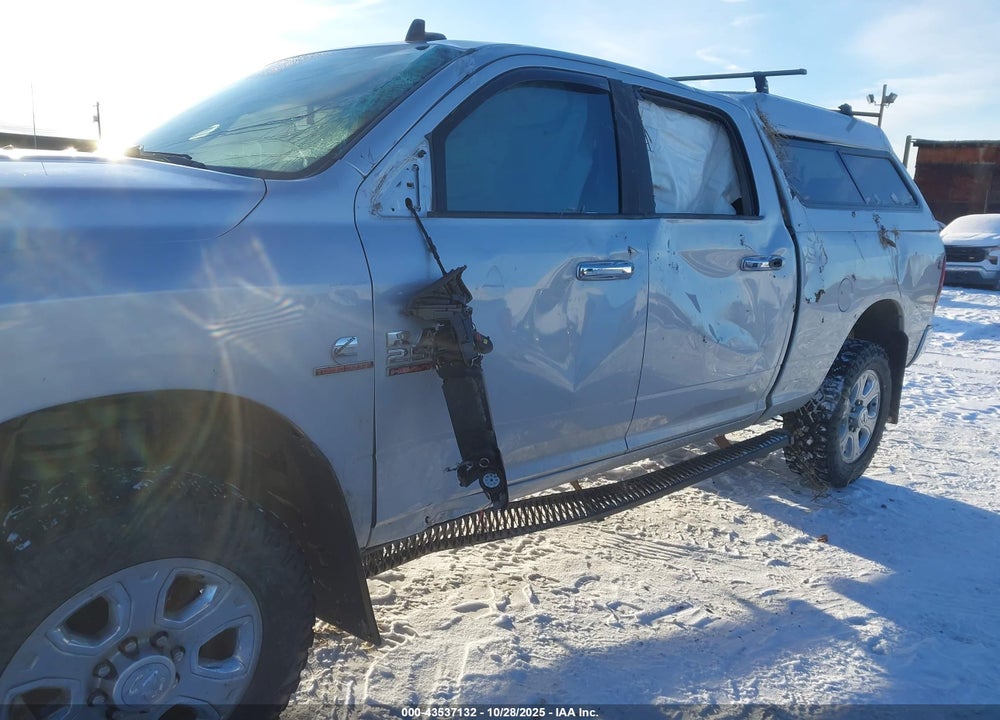 2016 RAM 2500 BIG HORN VIN: 3C6UR5DL5GG261324