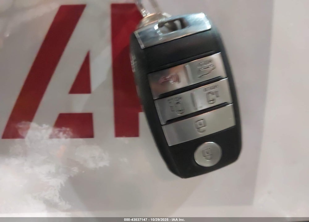 2017 KIA SEDONA LX VIN: KNDMB5C16H6292596