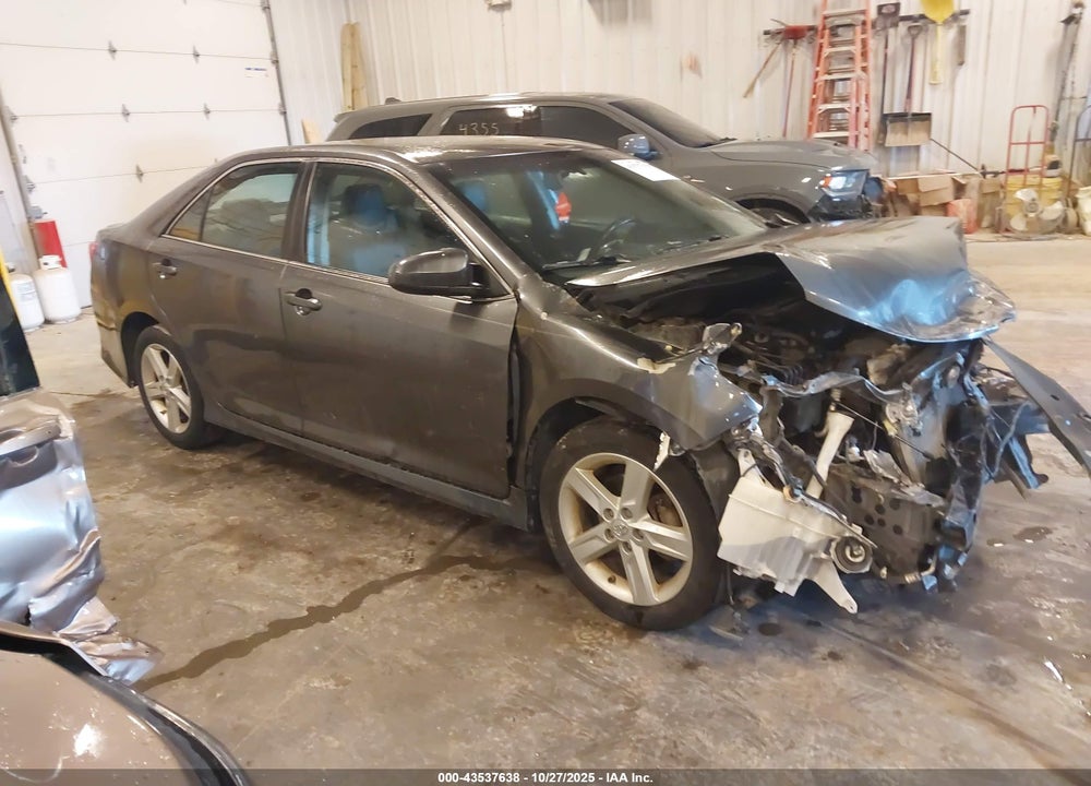 2014 TOYOTA CAMRY SE VIN: 4T1BF1FK3EU344049