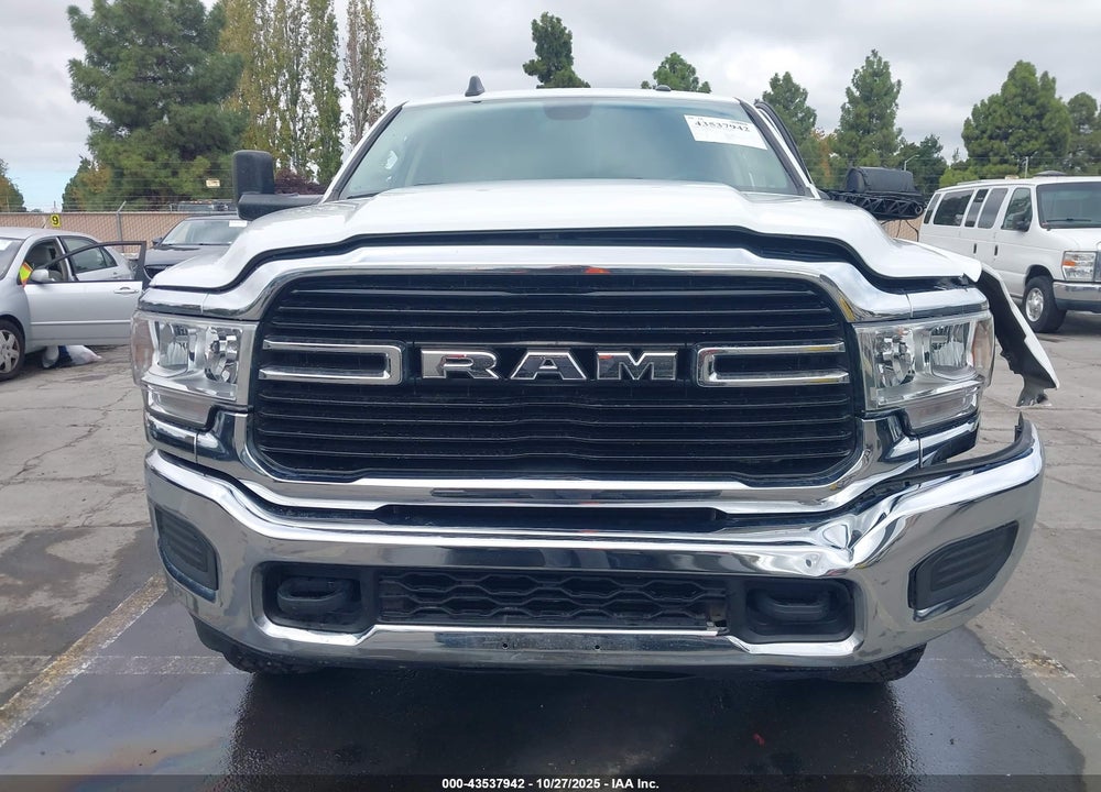 2019 RAM 2500 BIG HORN  4X4 6'4 BOX VIN: 3C6UR5DL1KG694065