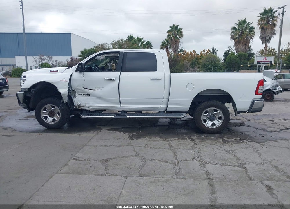 2019 RAM 2500 BIG HORN  4X4 6'4 BOX VIN: 3C6UR5DL1KG694065