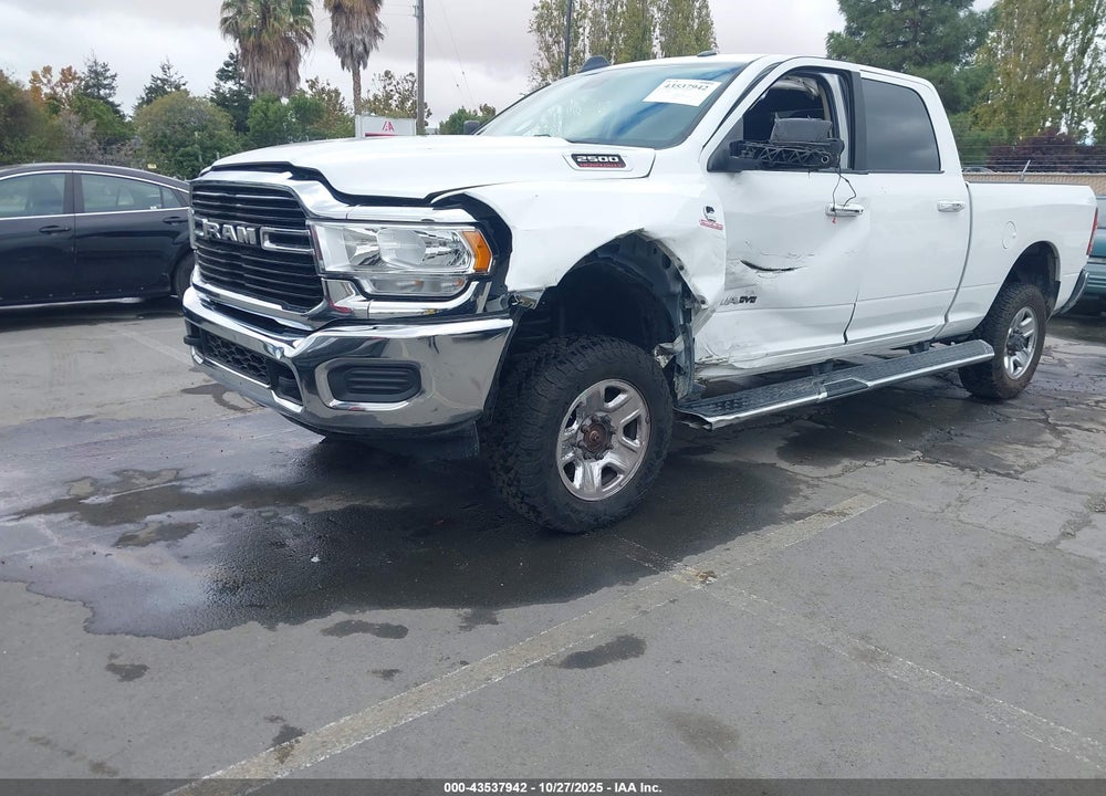 2019 RAM 2500 BIG HORN  4X4 6'4 BOX VIN: 3C6UR5DL1KG694065