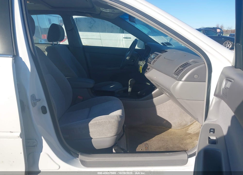 2004 TOYOTA CAMRY LE VIN: 4T1BE32K94U275810