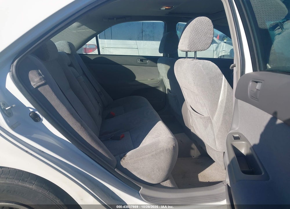 2004 TOYOTA CAMRY LE VIN: 4T1BE32K94U275810