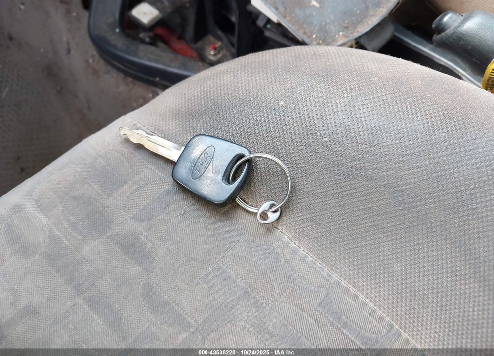 2005 FORD FOCUS ZX4 VIN: 1FAFP34N35W259766