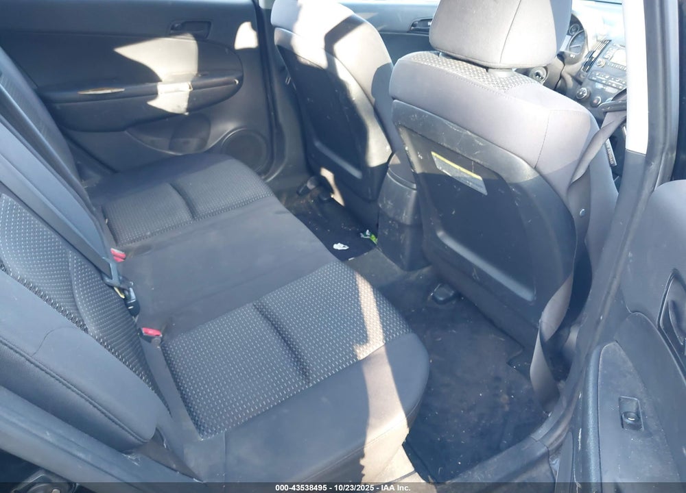 2011 HYUNDAI ELANTRA VIN: KMHDB8AE9BU093239