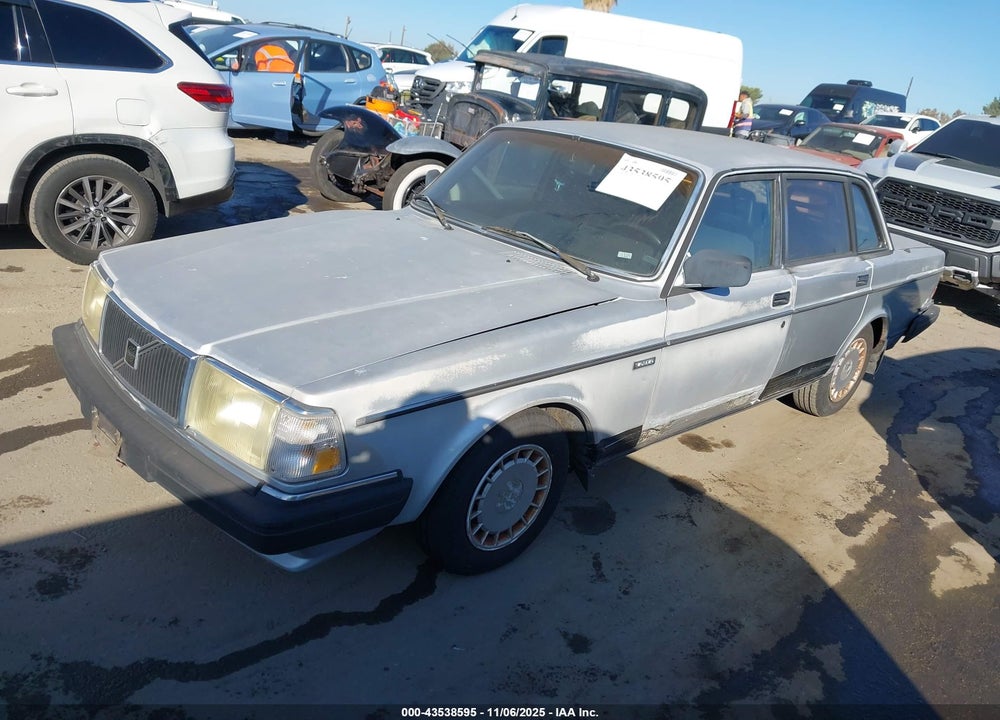 1990 VOLVO 240 DL VIN: YV1AA8848L1424672