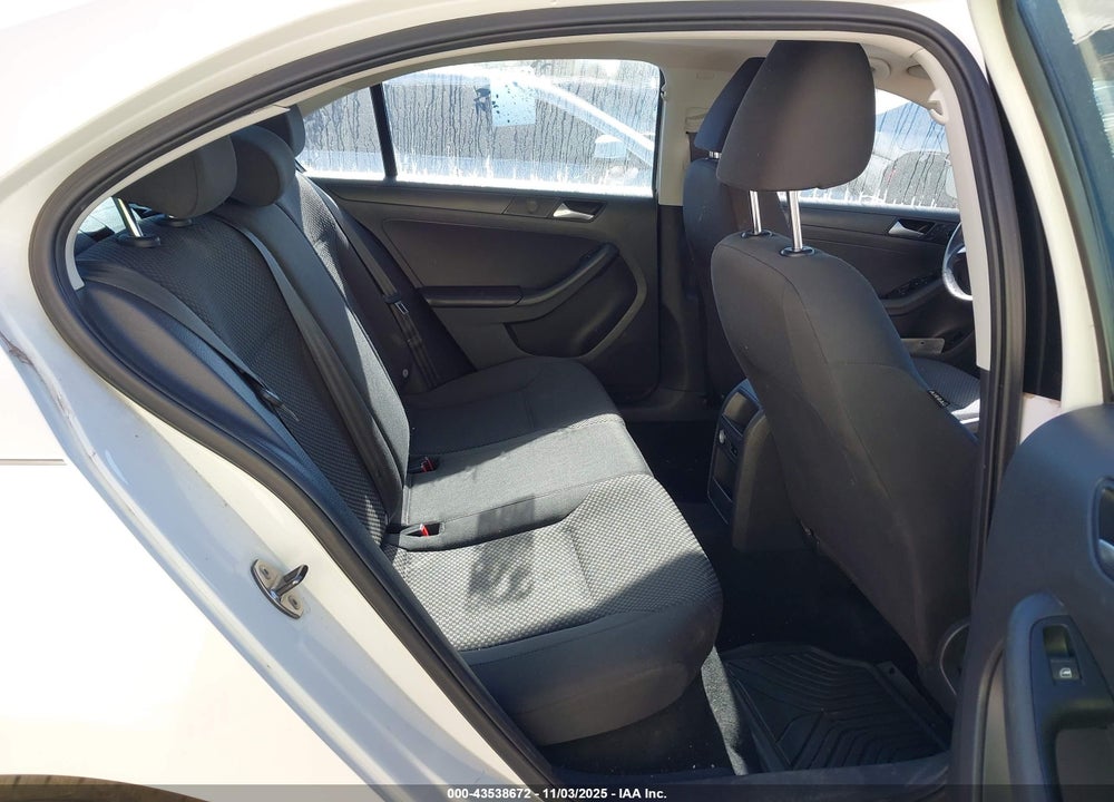 2013 VOLKSWAGEN JETTA VIN: 3VW2K7AJ7DM290109