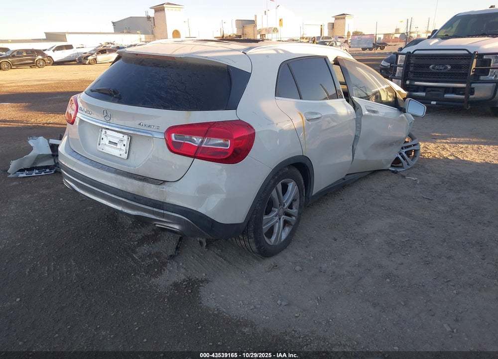 2015 MERCEDES-BENZ GLA 250 4MATIC VIN: WDCTG4GBXFJ031051