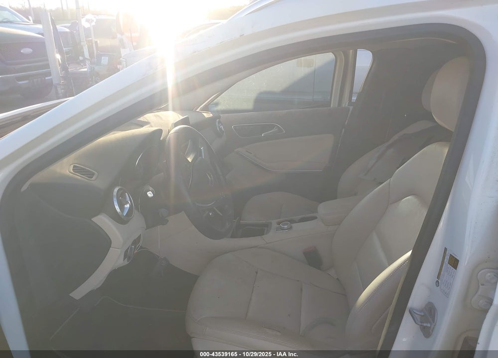 2015 MERCEDES-BENZ GLA 250 4MATIC VIN: WDCTG4GBXFJ031051