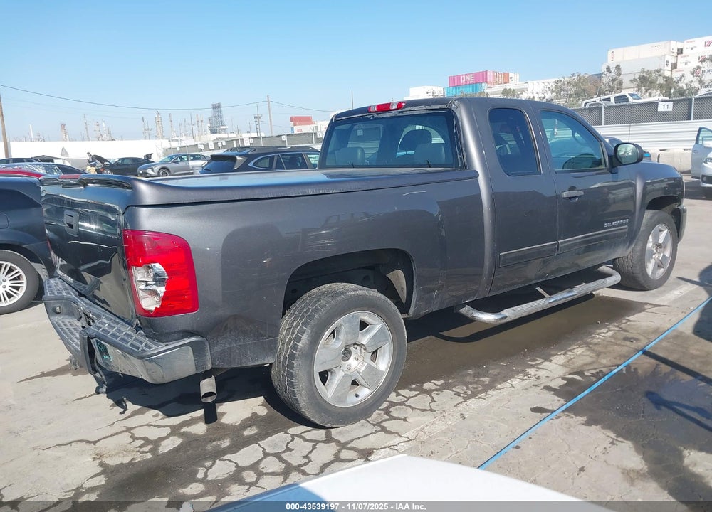 2011 CHEVROLET SILVERADO 1500 LT VIN: 1GCRCSE03BZ282068