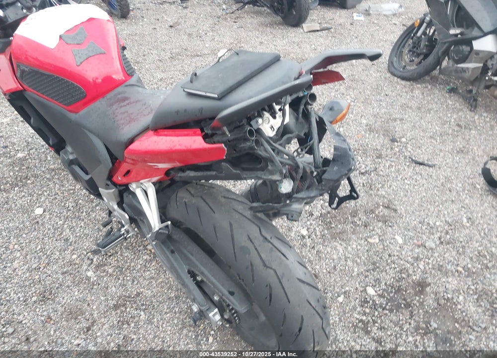 2014 HONDA CBR500 R VIN: MLHPC4463E5100869