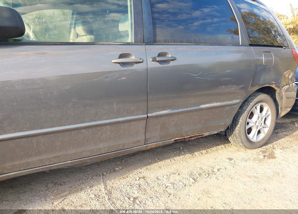 2004 TOYOTA SIENNA LE VIN: 5TDBA23C54S012493