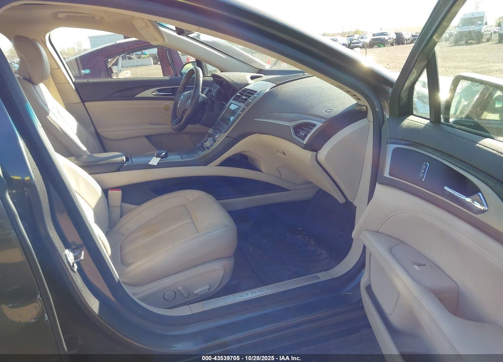 2017 LINCOLN MKZ RESERVE VIN: 3LN6L5E92HR636528