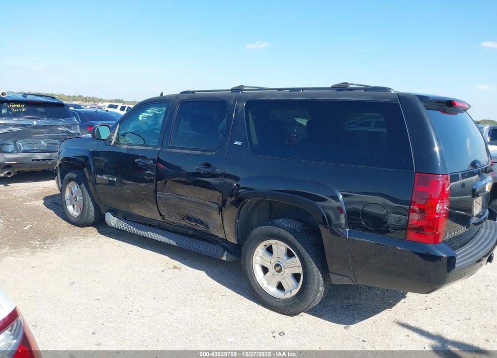 2014 CHEVROLET SUBURBAN 1500 LT VIN: 1GNSKJE74ER154882