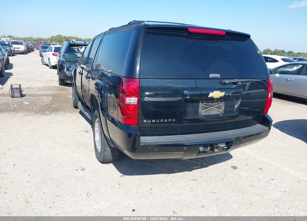 2014 CHEVROLET SUBURBAN 1500 LT VIN: 1GNSKJE74ER154882