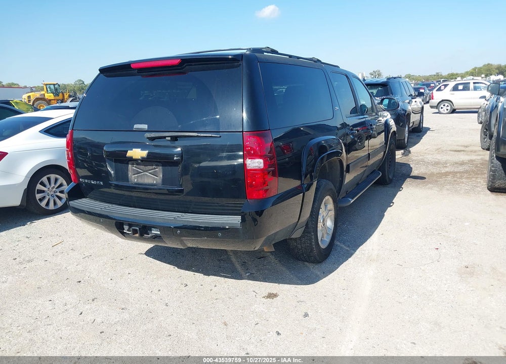 2014 CHEVROLET SUBURBAN 1500 LT VIN: 1GNSKJE74ER154882