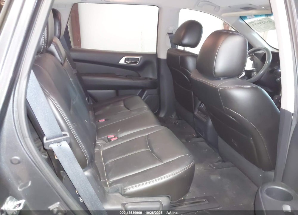 2014 NISSAN PATHFINDER SL VIN: 5N1AR2MM8EC613536