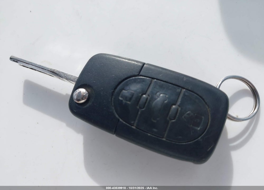 2005 AUDI TT 1.8L VIN: TRUSC28N751010155