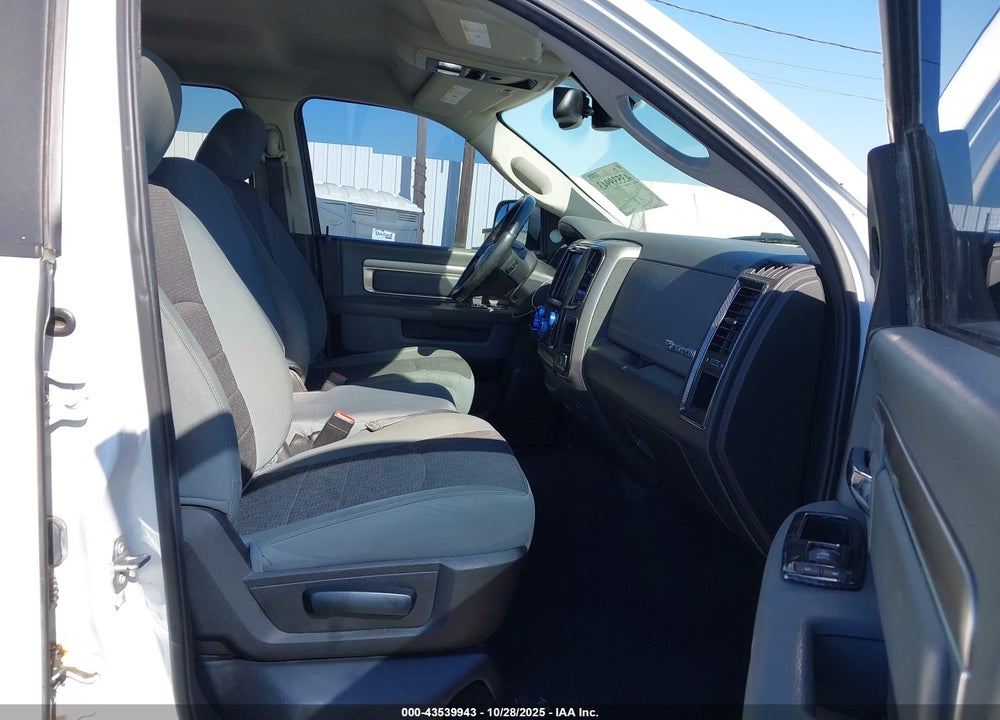 2019 RAM 1500 CLASSIC BIG HORN 4X4 6'4 BOX VIN: 1C6RR7TT0KS575810