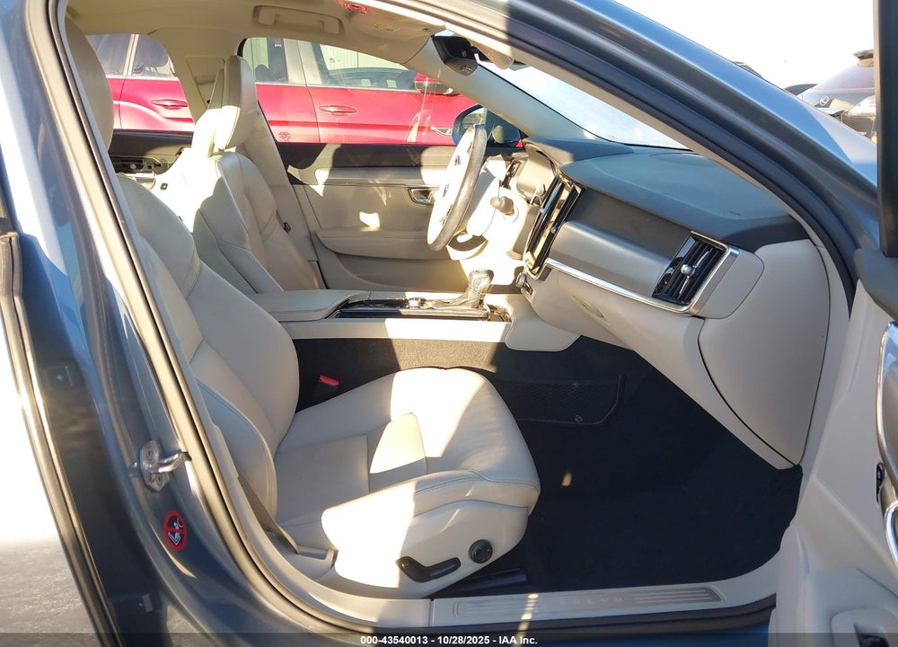 2017 VOLVO S90 T6 MOMENTUM VIN: YV1A22MK7H1005718