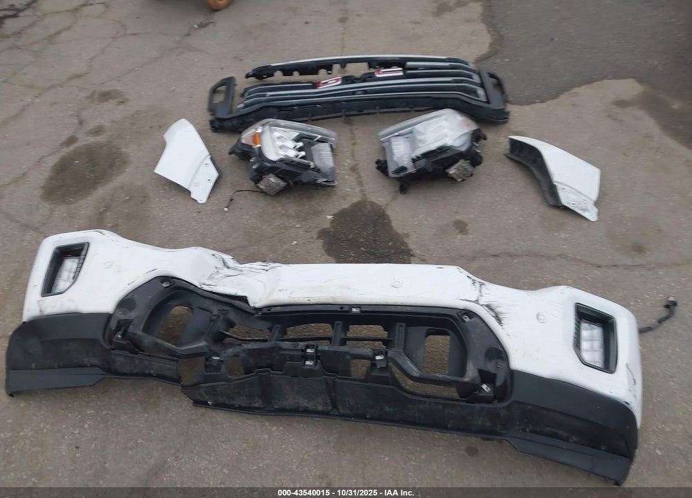 2022 GMC SIERRA 2500HD 4WD STANDARD BED AT4 VIN: 1GT49PEY4NF233964