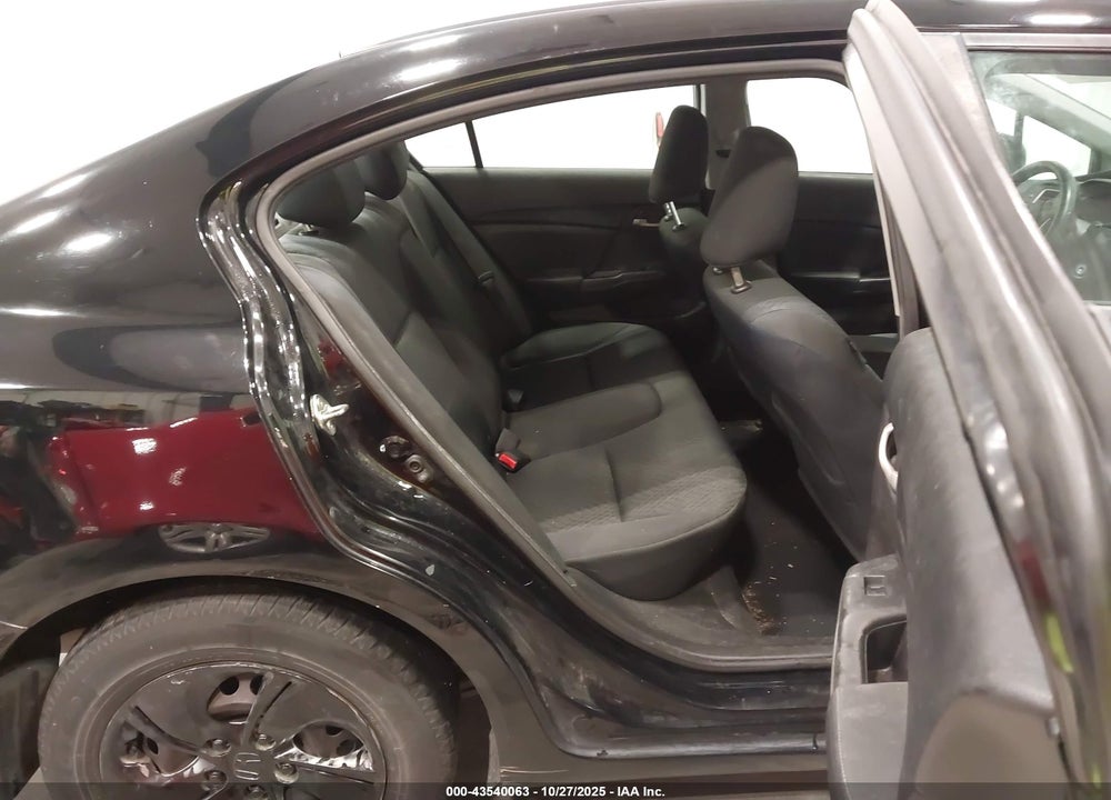 2015 HONDA CIVIC LX VIN: 19XFB2F57FE067746