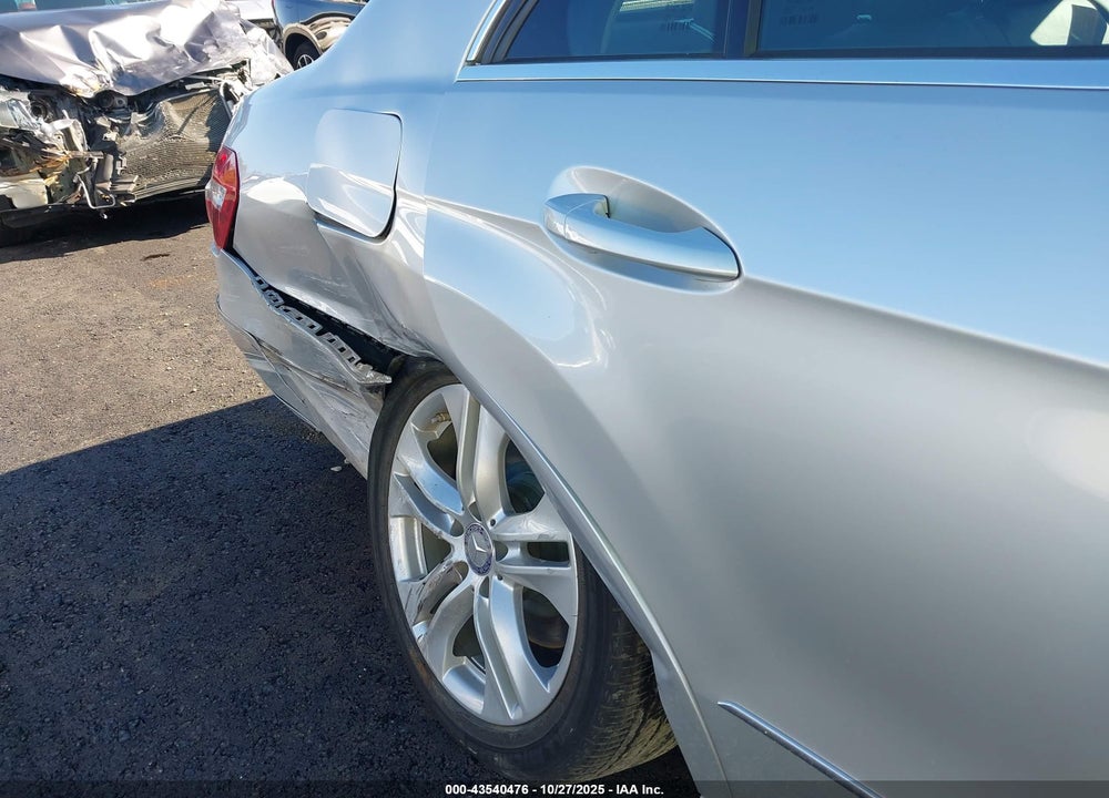 2010 MERCEDES-BENZ E 550 4MATIC VIN: WDDHF9AB2AA141689