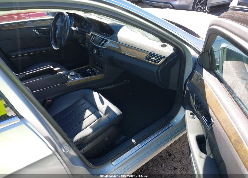 2010 MERCEDES-BENZ E 550 4MATIC VIN: WDDHF9AB2AA141689