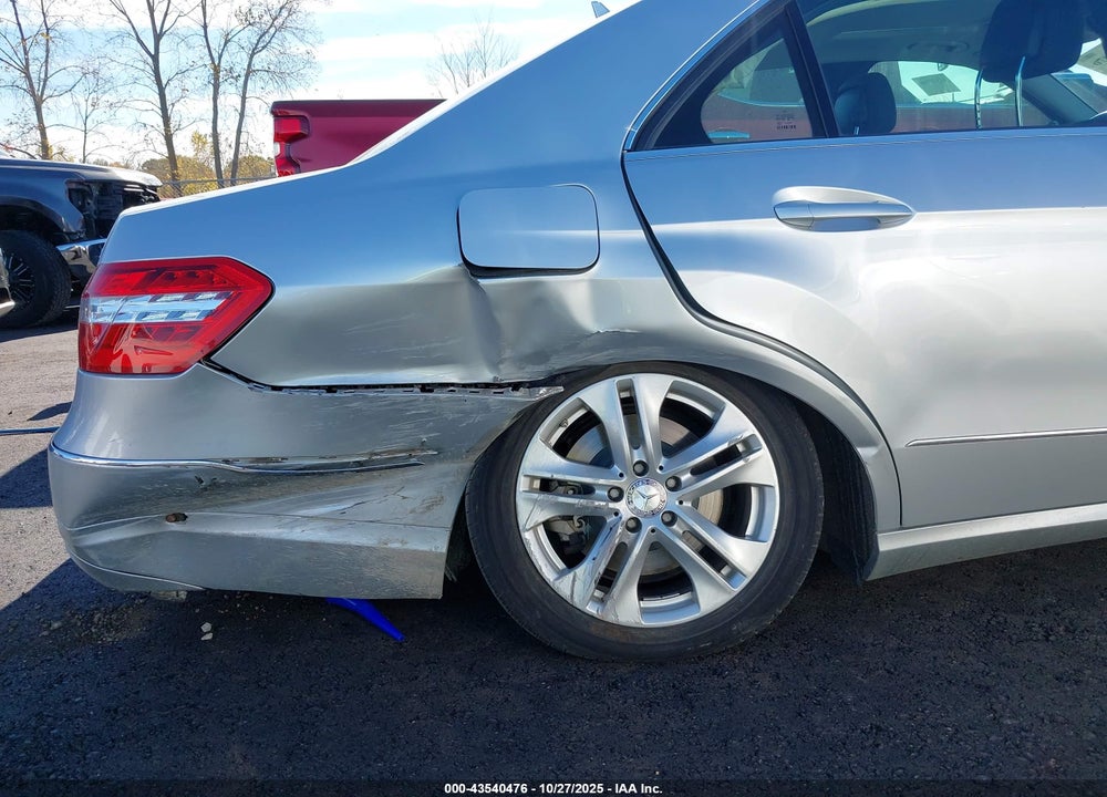 2010 MERCEDES-BENZ E 550 4MATIC VIN: WDDHF9AB2AA141689