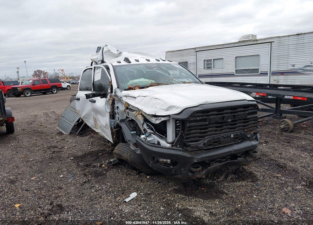 2025 RAM 3500 TRADESMAN  4X4 8' BOX VIN: 3C63RRGL4SG520568