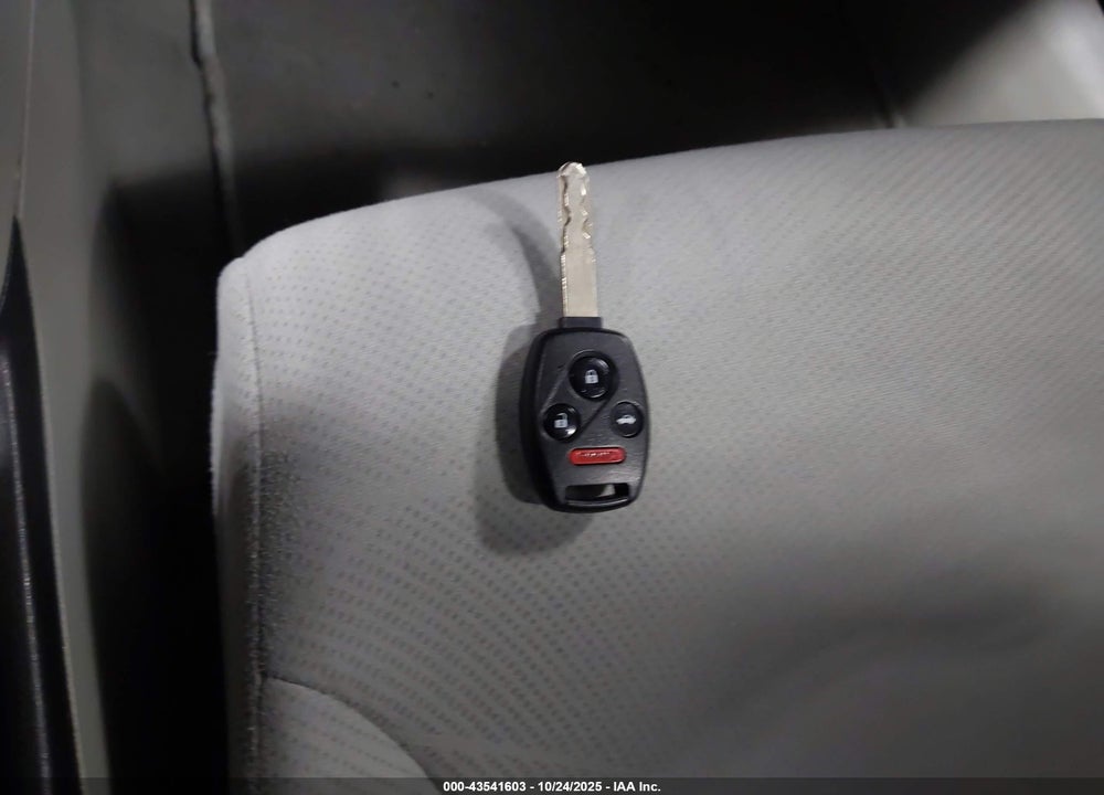 2012 HONDA CIVIC VIN: 2HGFB2F58CH568033