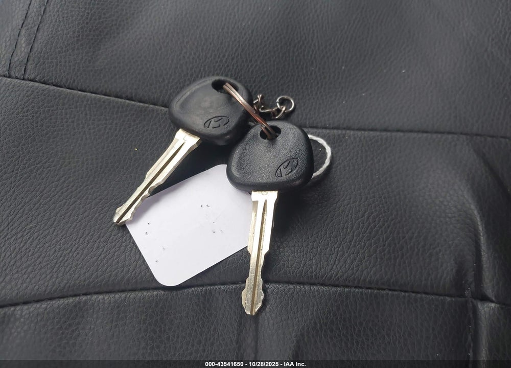 2007 HYUNDAI SANTA FE GLS VIN: 5NMSG73D67H051170