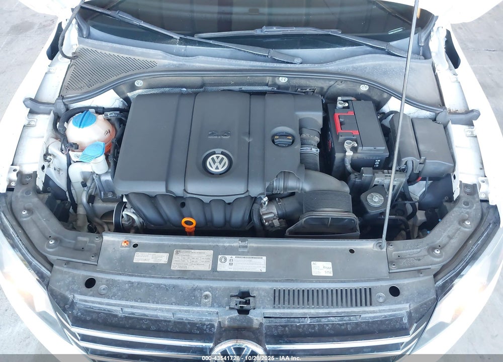 2012 VOLKSWAGEN PASSAT 2.5L SE VIN: 1VWBP7A37CC039822