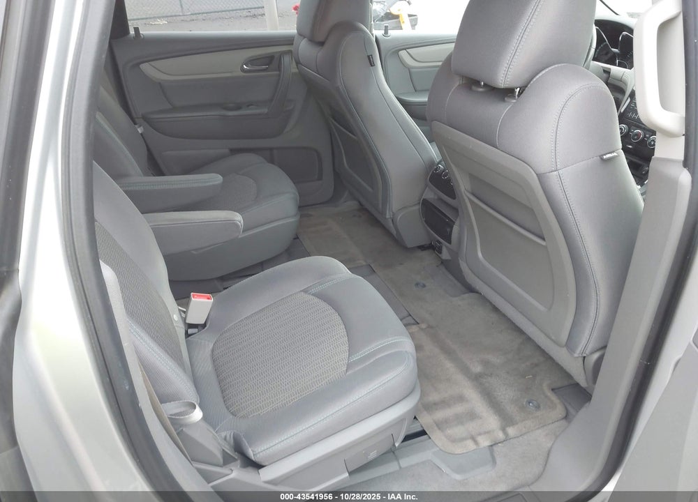 2015 CHEVROLET TRAVERSE VIN: 1GNKRGKD2FJ373770