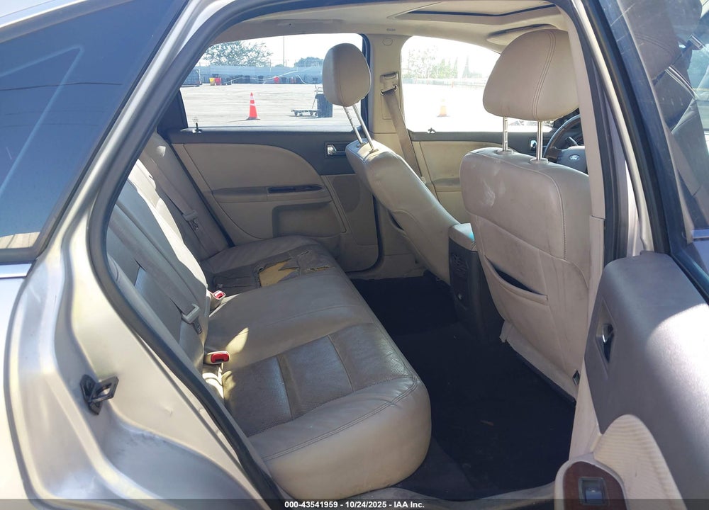 2009 FORD TAURUS VIN: 1FAHP25W29G112252