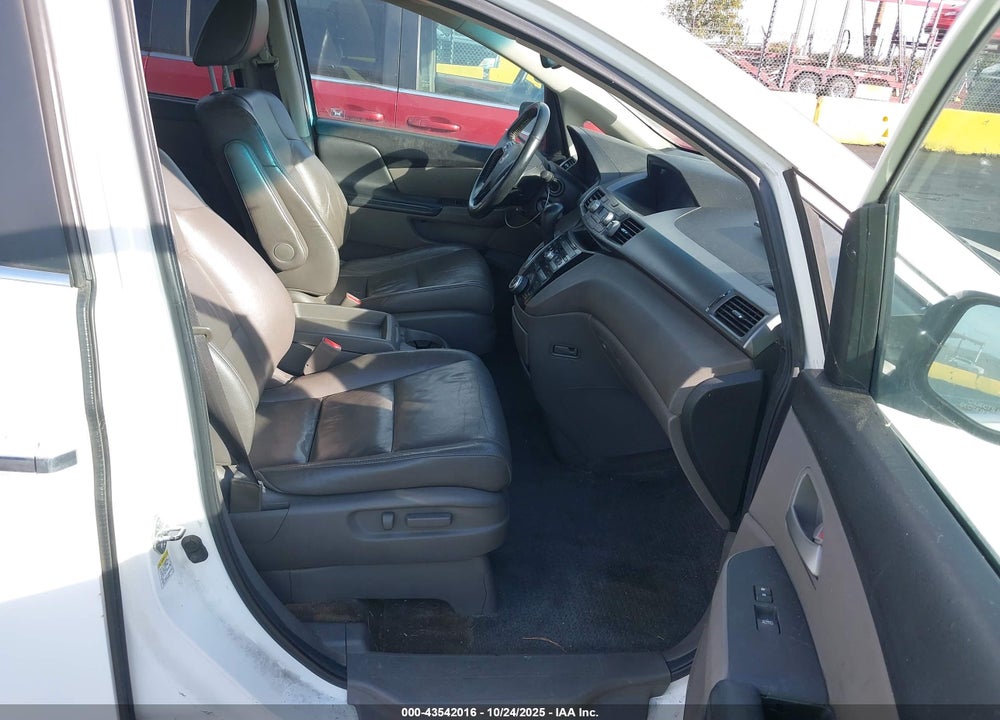 2011 HONDA ODYSSEY EX-L VIN: 5FNRL5H62BB026544