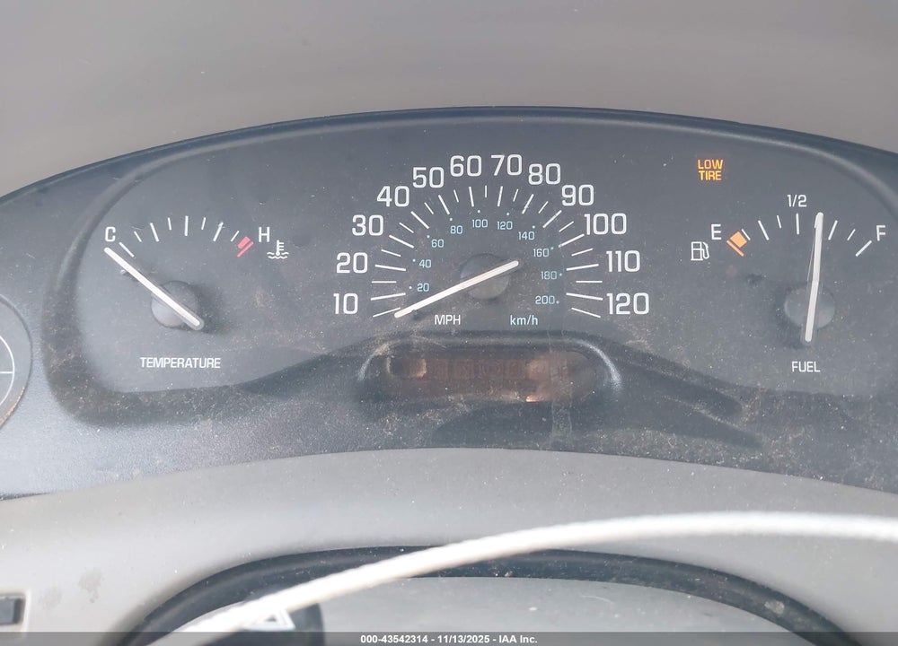 1999 BUICK CENTURY LIMITED VIN: 2G4WY52M1X1567568