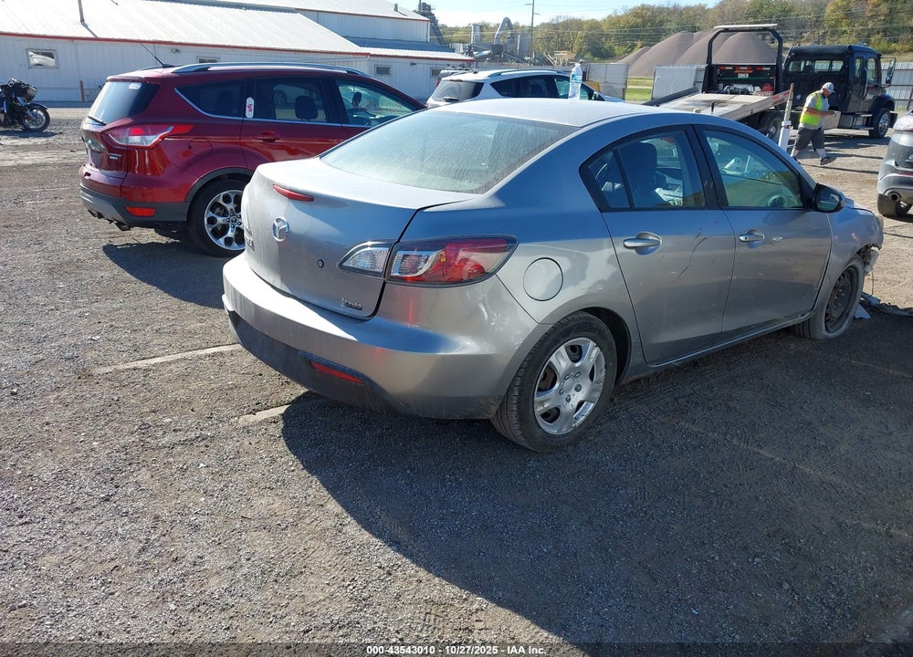 2011 MAZDA 3 I SPORT VIN: JM1BL1UF5B1453211