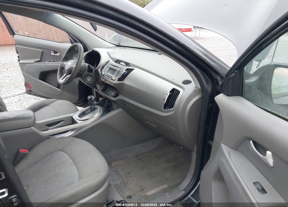 2014 KIA SPORTAGE VIN: KNDPB3AC0E7648777
