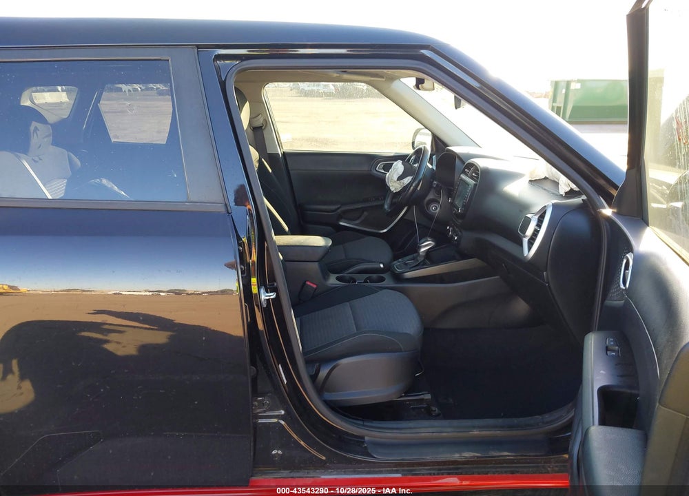 2021 KIA SOUL GT LINE VIN: KNDJ63AU6M7740557