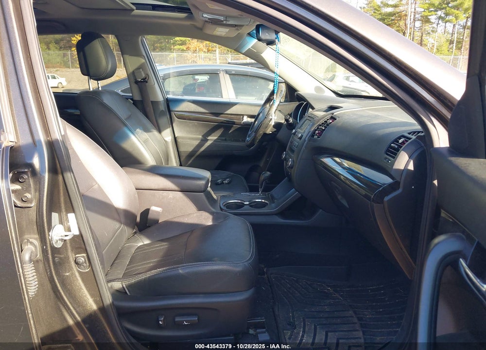 2013 KIA SORENTO VIN: 5XYKUDA20DG380591