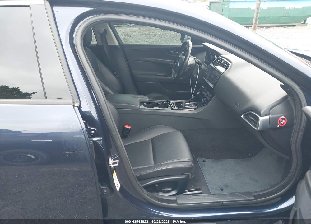 2017 JAGUAR XE 20D PREMIUM VIN: SAJAJ4BNXHCP12948