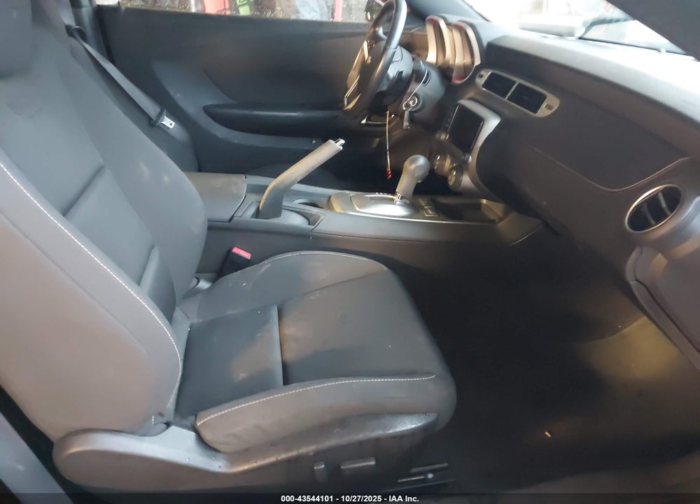 2015 CHEVROLET CAMARO 1LT VIN: 2G1FD1E3XF9301101