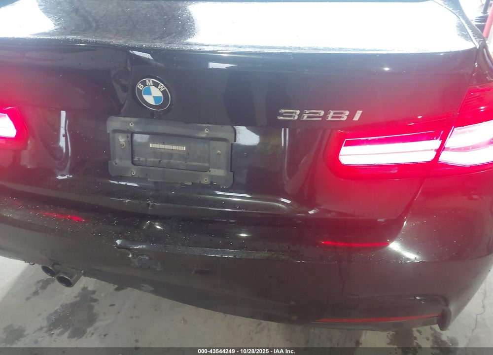 2016 BMW 3 SERIES VIN: WBA8E9G54GNT47027