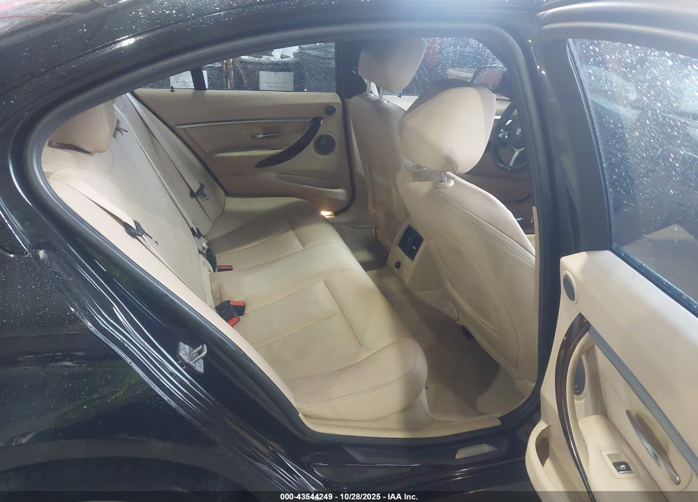 2016 BMW 3 SERIES VIN: WBA8E9G54GNT47027